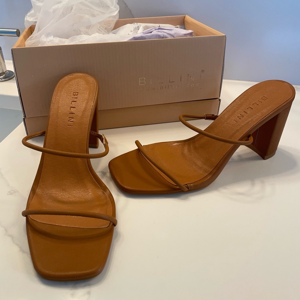 Billini Cypria Slide Brand new in box